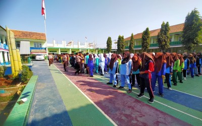 Menggelar Kesemaptaan Baris-Berbaris dengan Keterlibatan Paskibra dan Pramuka