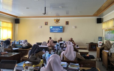 SMK Model Patriot Gelar Rapat Kelulusan Peserta Didik Tahun Pelajaran 2024/2025