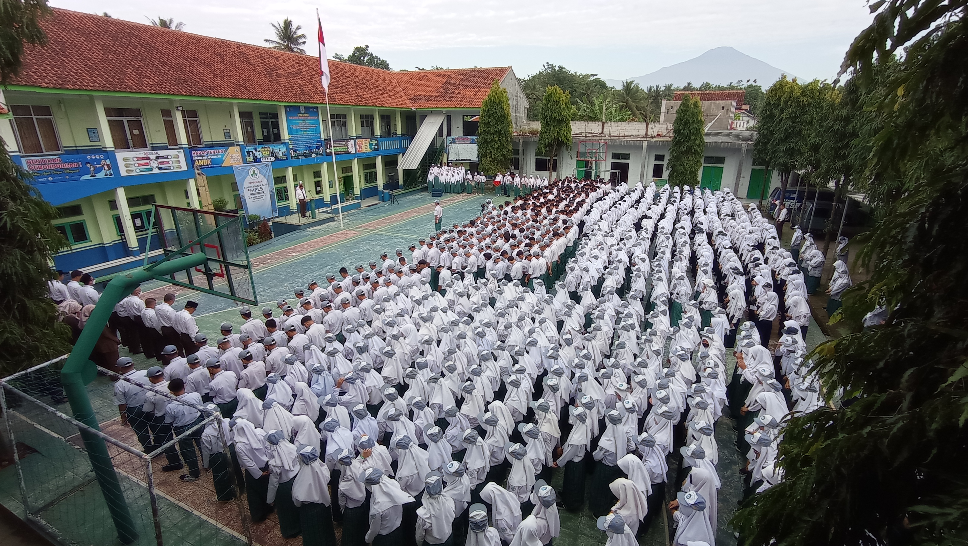 Upacara Pembukaan Tahun Ajaran Baru dan Masa Pengenalan Lingkungan Sekolah SMK Model Patriot IV Ciawigebang